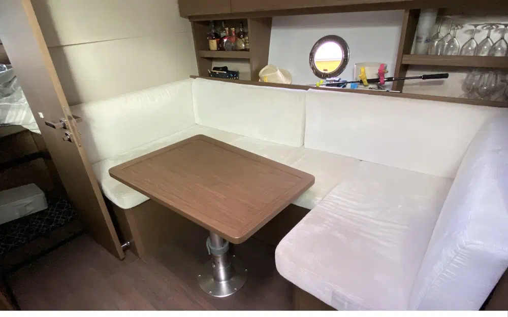 slider 10 Beneteau Gran Turismo 46