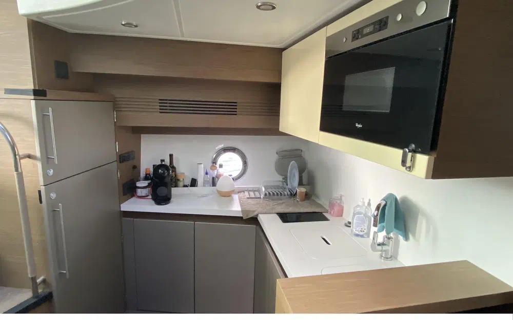 slider 12 Beneteau Gran Turismo 46