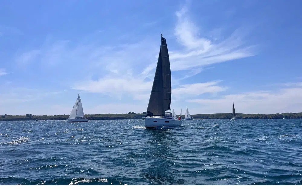 slider 1 Beneteau Oceanis 37.1