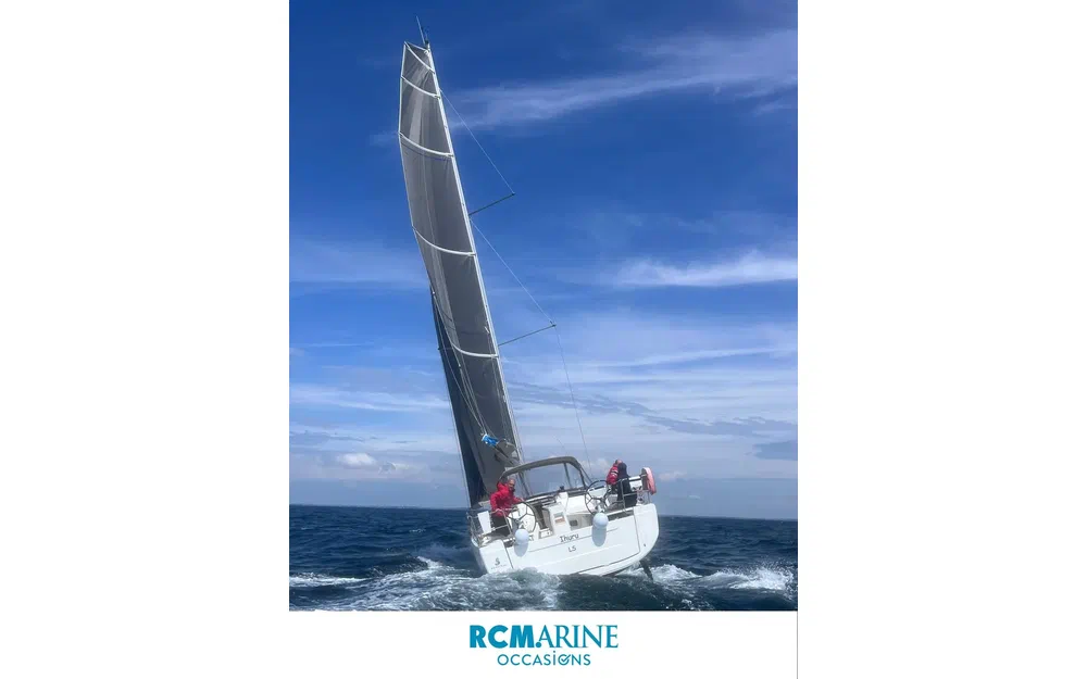slider 21 Beneteau Oceanis 37.1