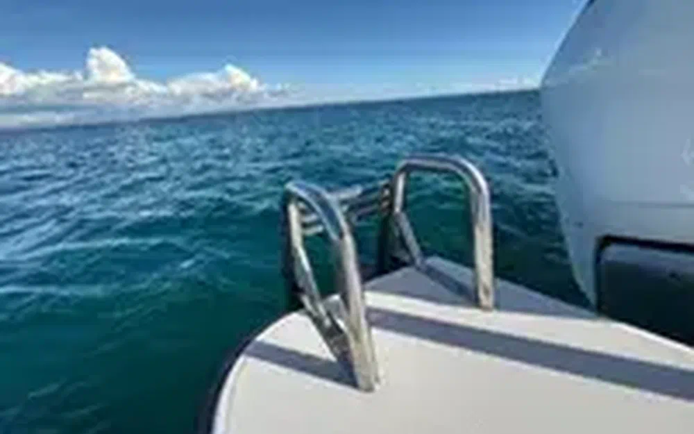 slider 11 Axopar 37 SC