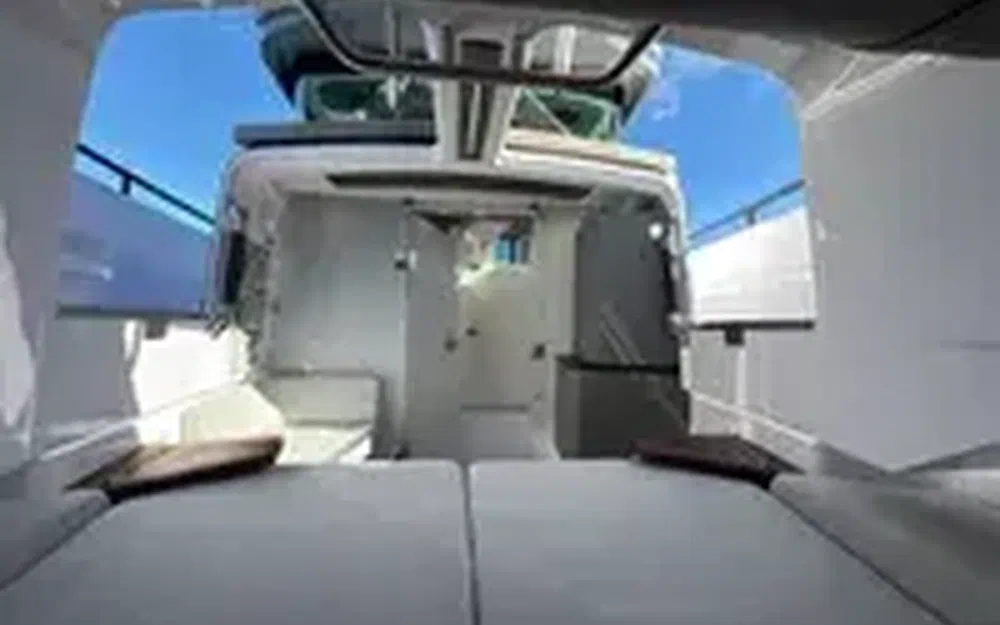 slider 18 Axopar 37 SC