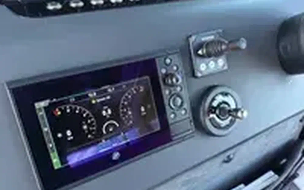 slider 21 Axopar 37 SC