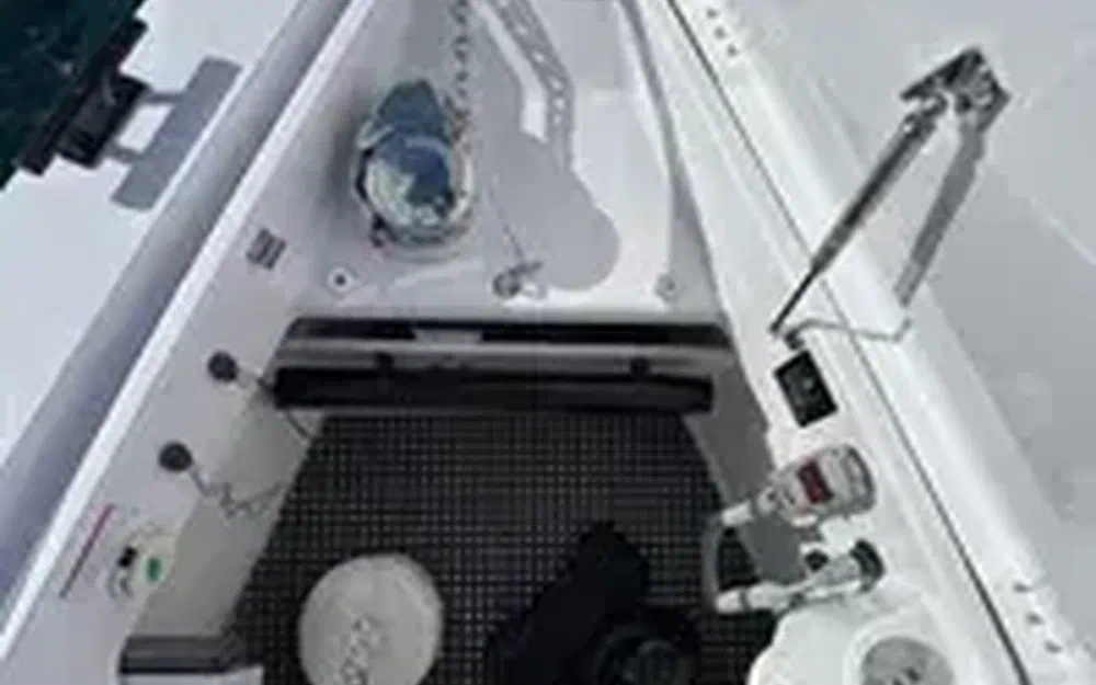 slider 4 Axopar 37 SC