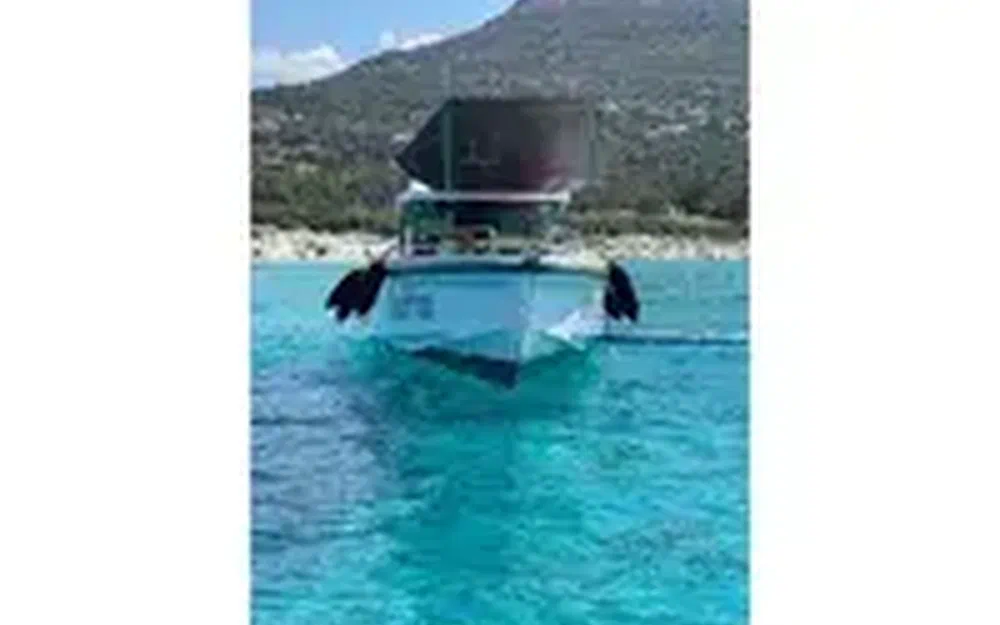 slider 5 Axopar 37 SC