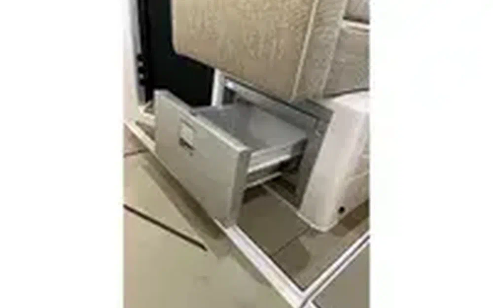 slider 17 Axopar 37 ST