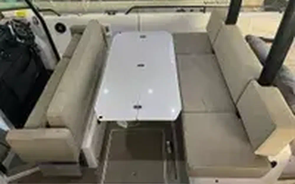 slider 21 Axopar 37 ST