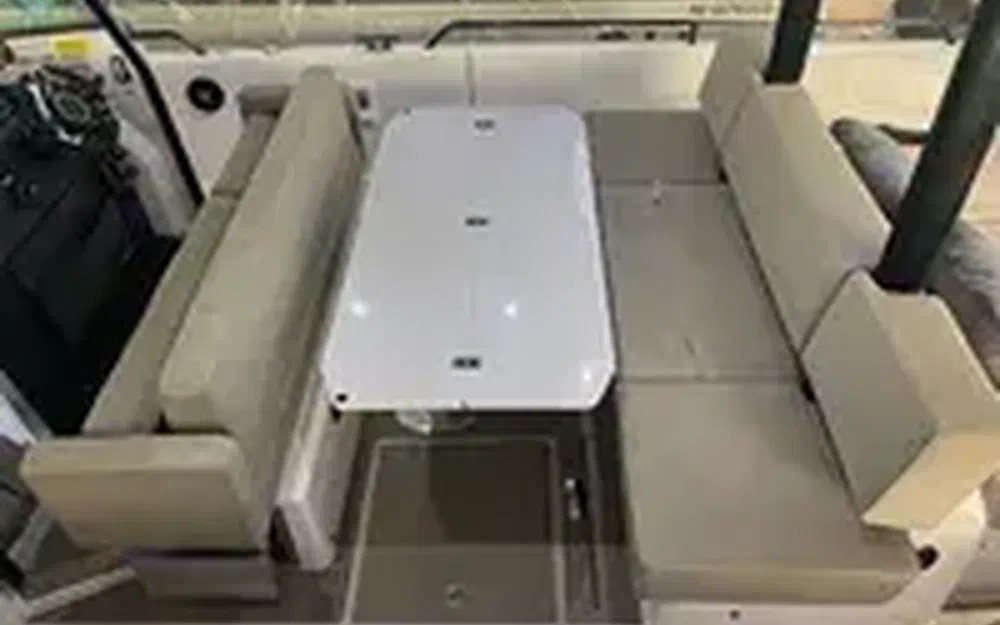 slider 5 Axopar 37 ST