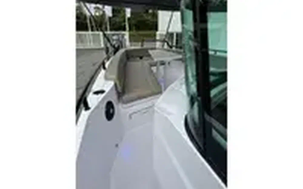 slider 12 Axopar 28 Open