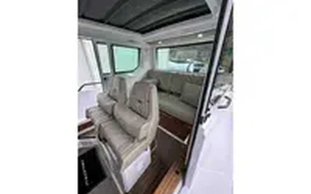 slider 15 Axopar 28 Open