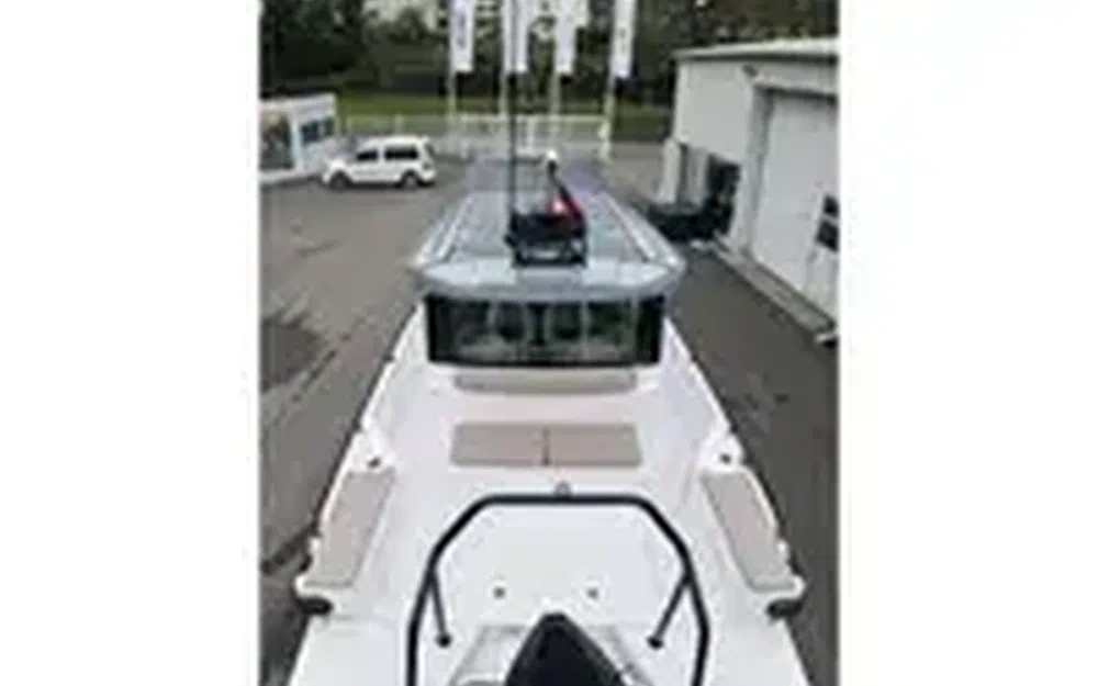 slider 19 Axopar 28 Open