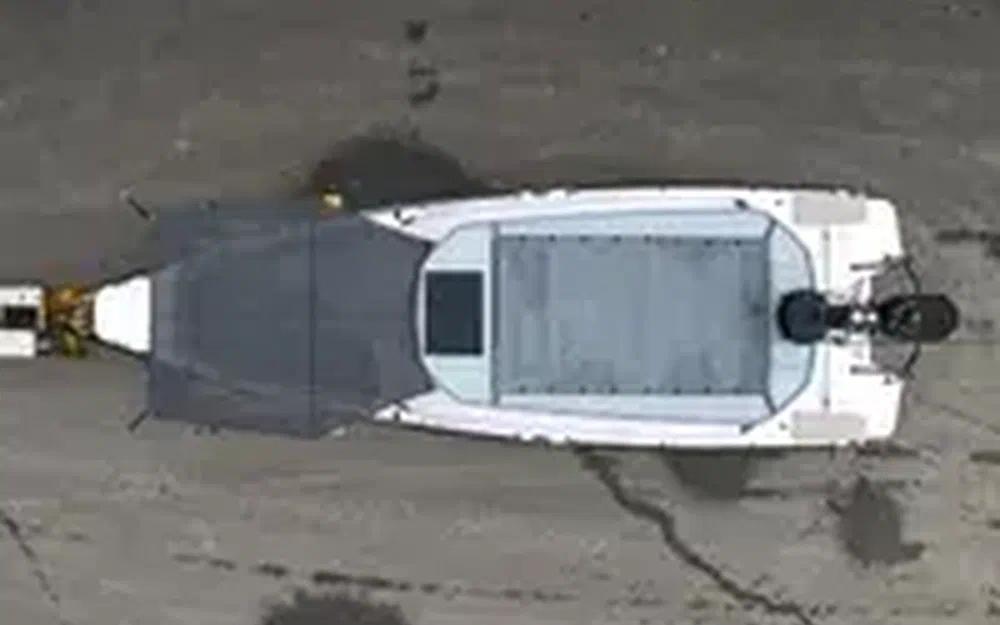 slider 2 Axopar 28 Open