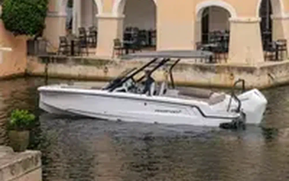 slider 2 Axopar 22 T Top