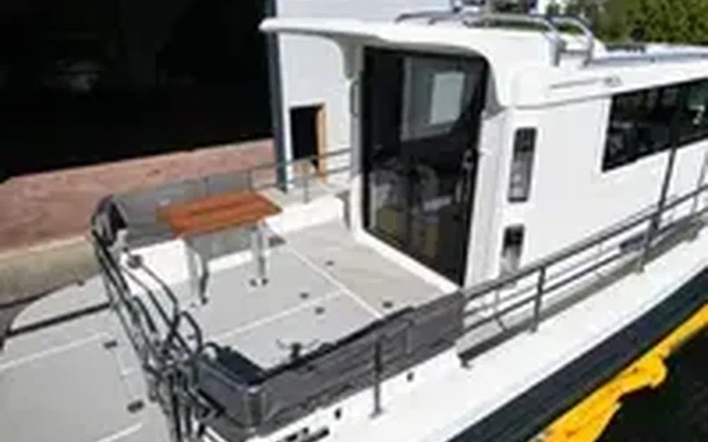 slider 7 Paragon Yachts Paragon 31