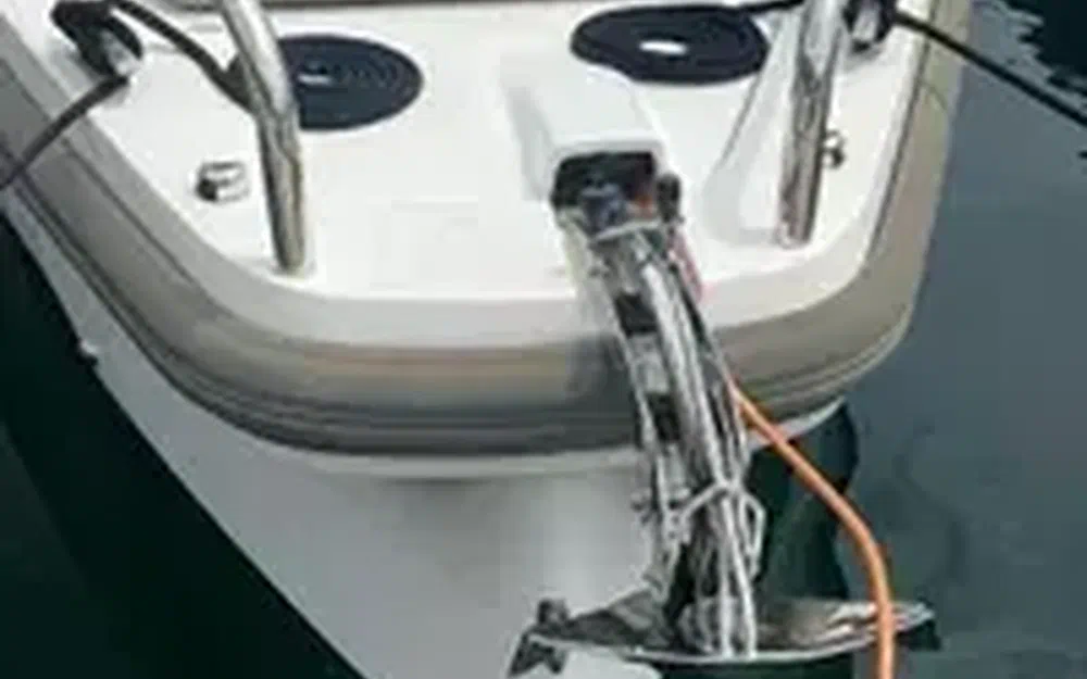 slider 12 Axopar 37 ST