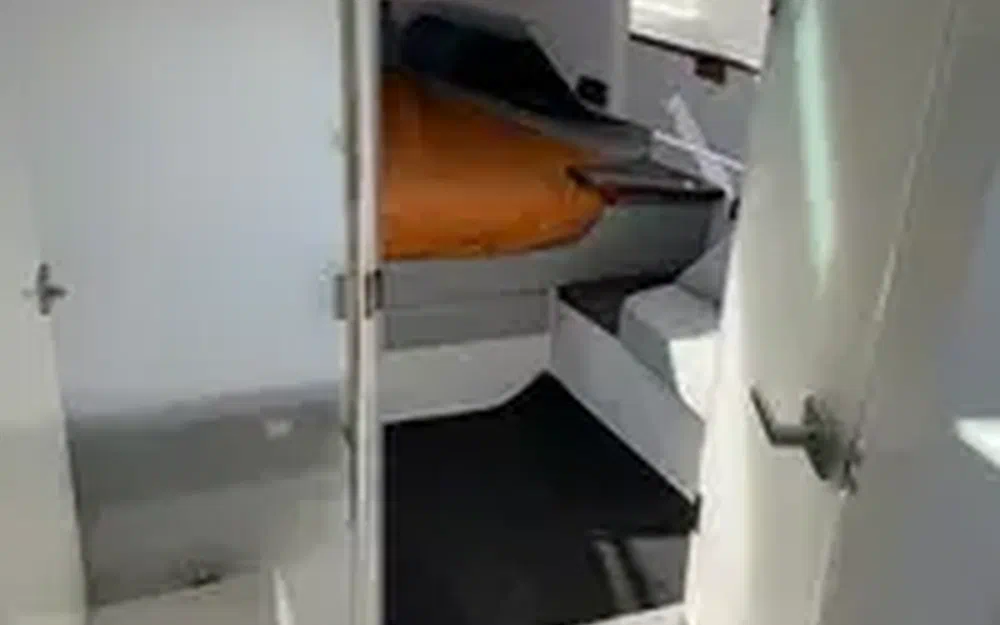 slider 18 Axopar 37 ST