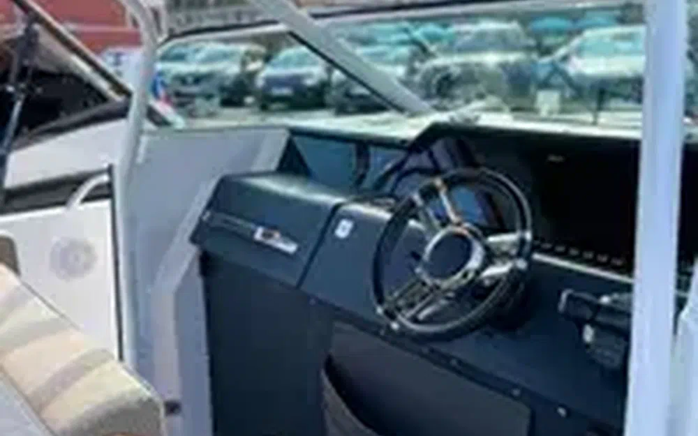 slider 4 Axopar 37 ST