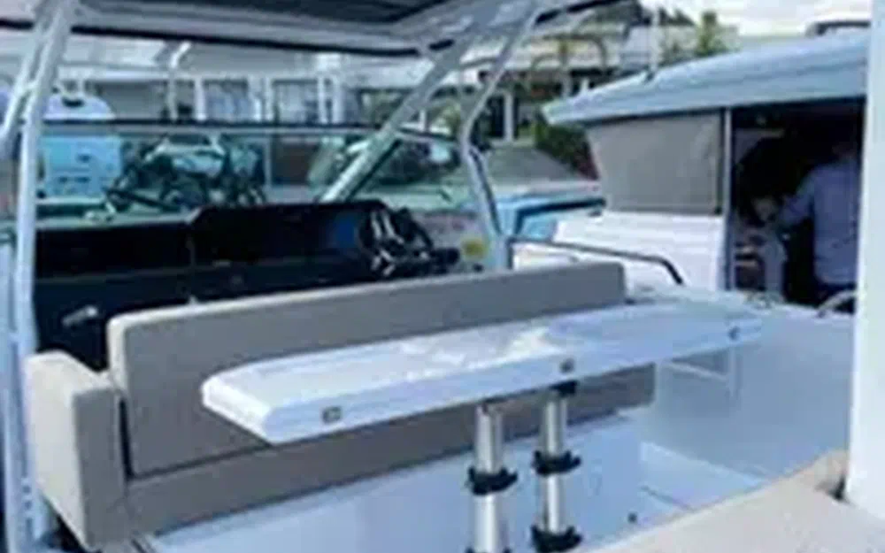 slider 5 Axopar 37 ST