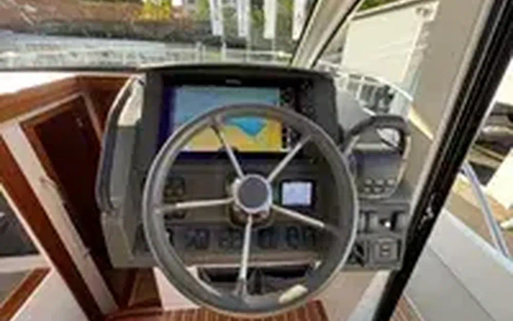 slider 1 Nimbus 365 Coupe