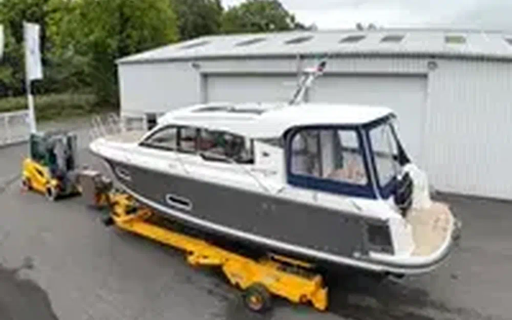 slider 3 Nimbus 305 Coupe