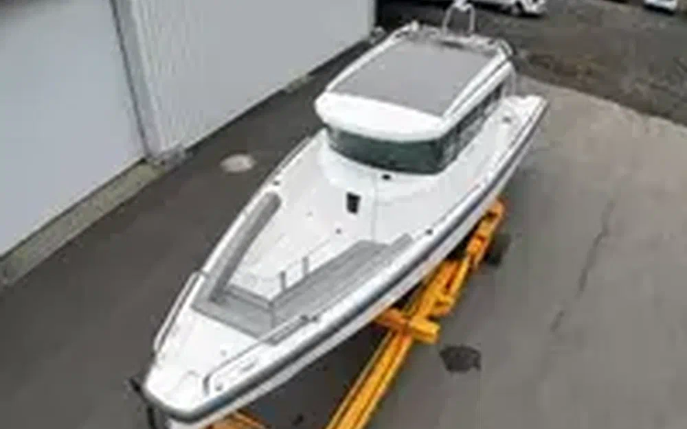 slider 0 Axopar 28 Open