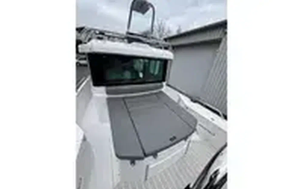 slider 9 Axopar 28 Open