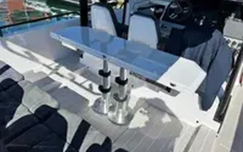 slider 17 Axopar 37 ST