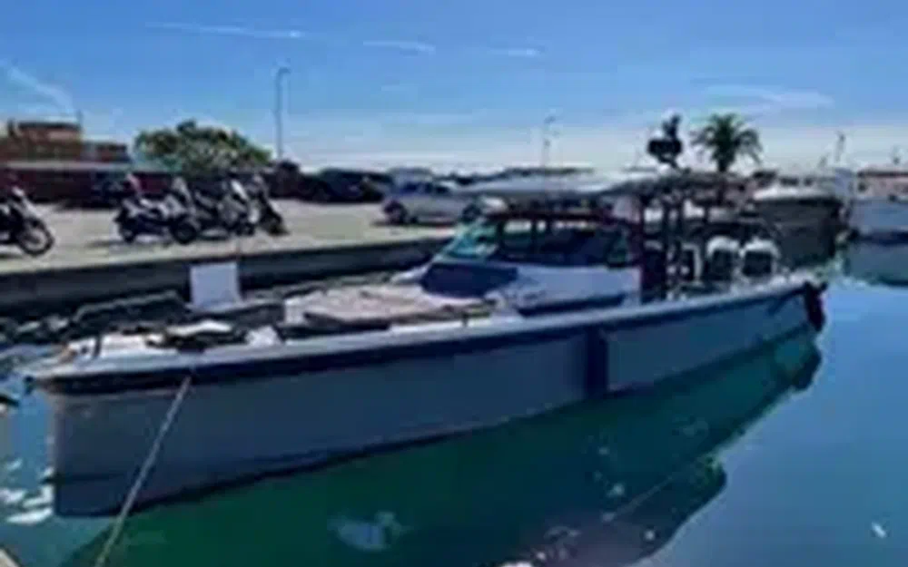 slider 5 Axopar 37 ST