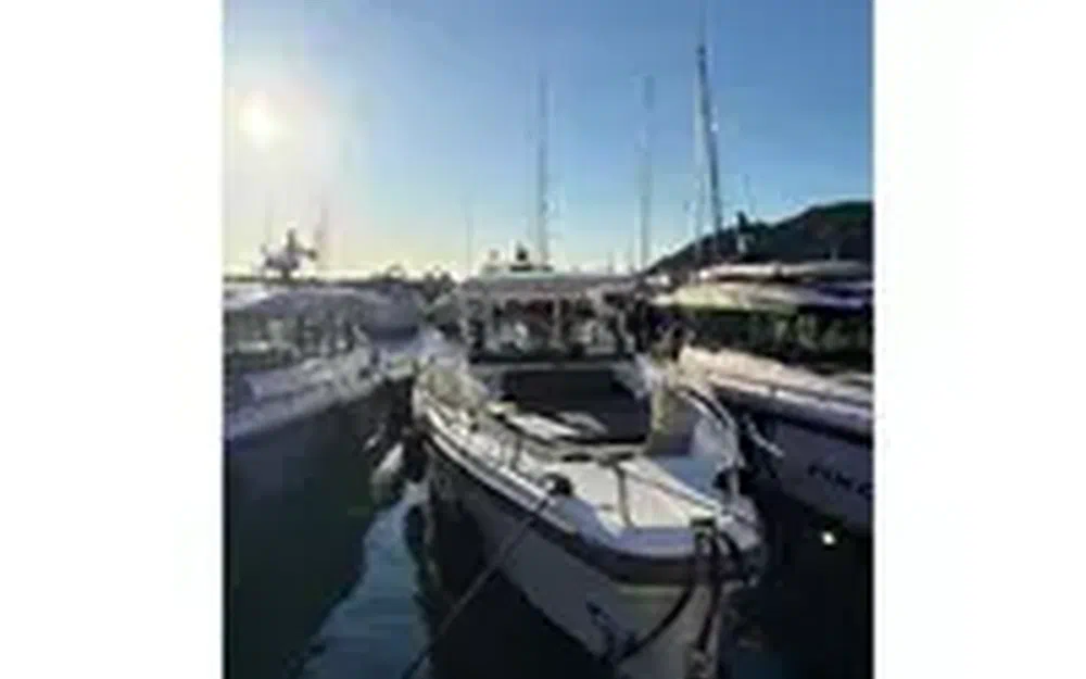 slider 0 Axopar 37 ST