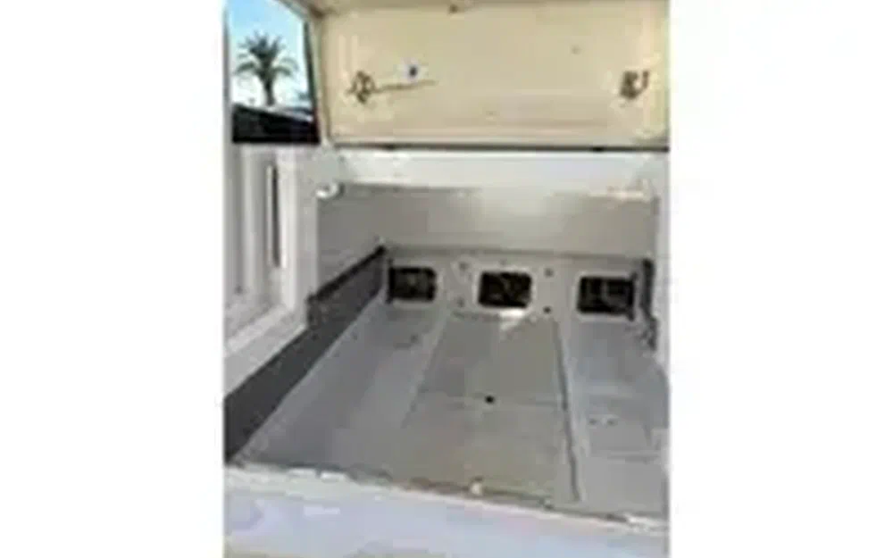 slider 9 Axopar 37 ST