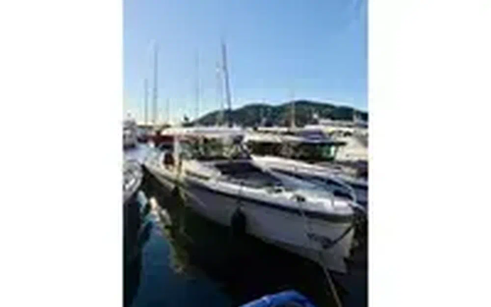 slider 1 Axopar 37 ST