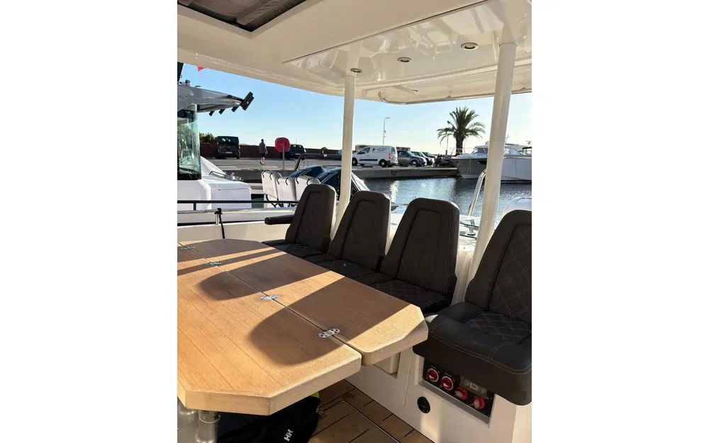 slider 5 Axopar 37 ST