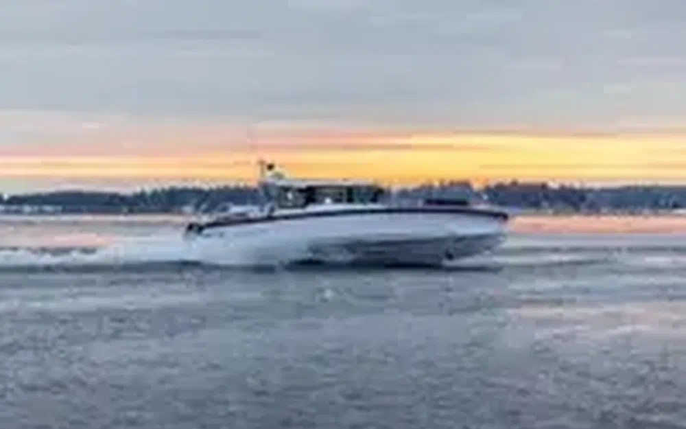 slider 2 Axopar 29 XC CROSS CABIN