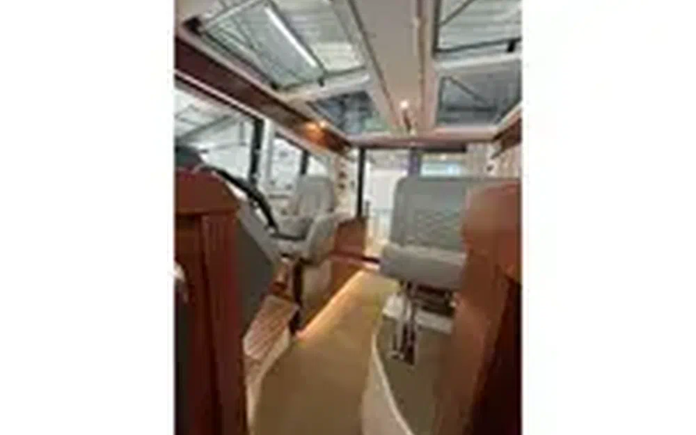 slider 21 Nimbus 305 Coupe