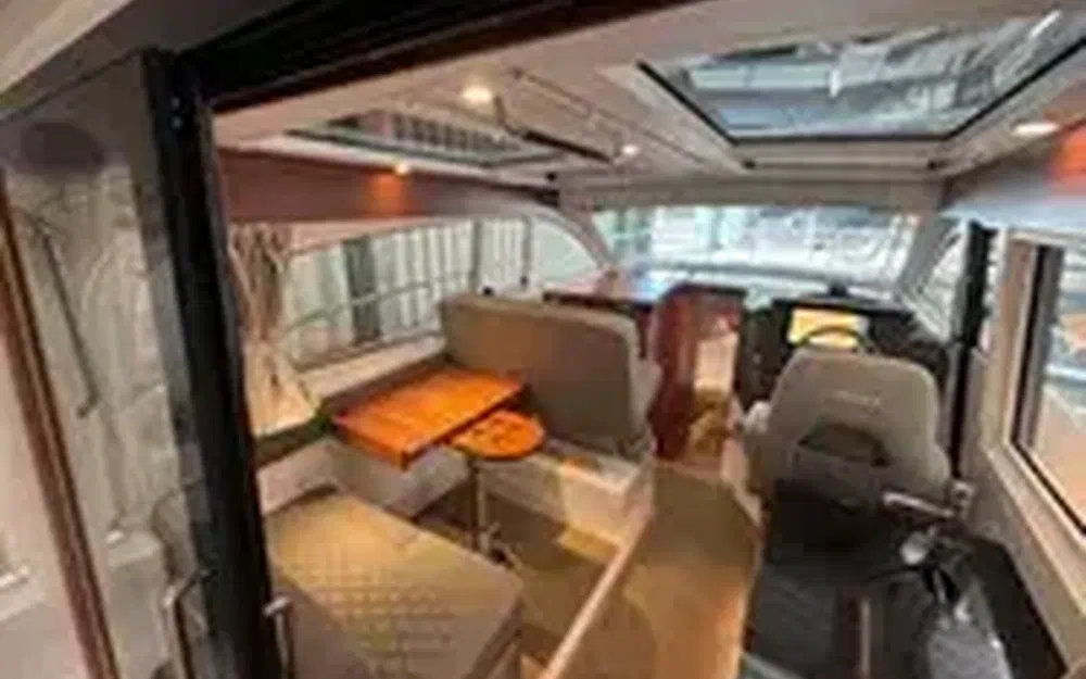 slider 23 Nimbus 305 Coupe