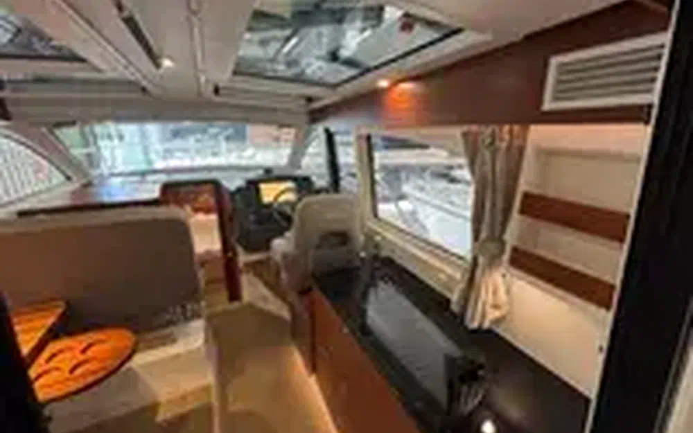 slider 24 Nimbus 305 Coupe