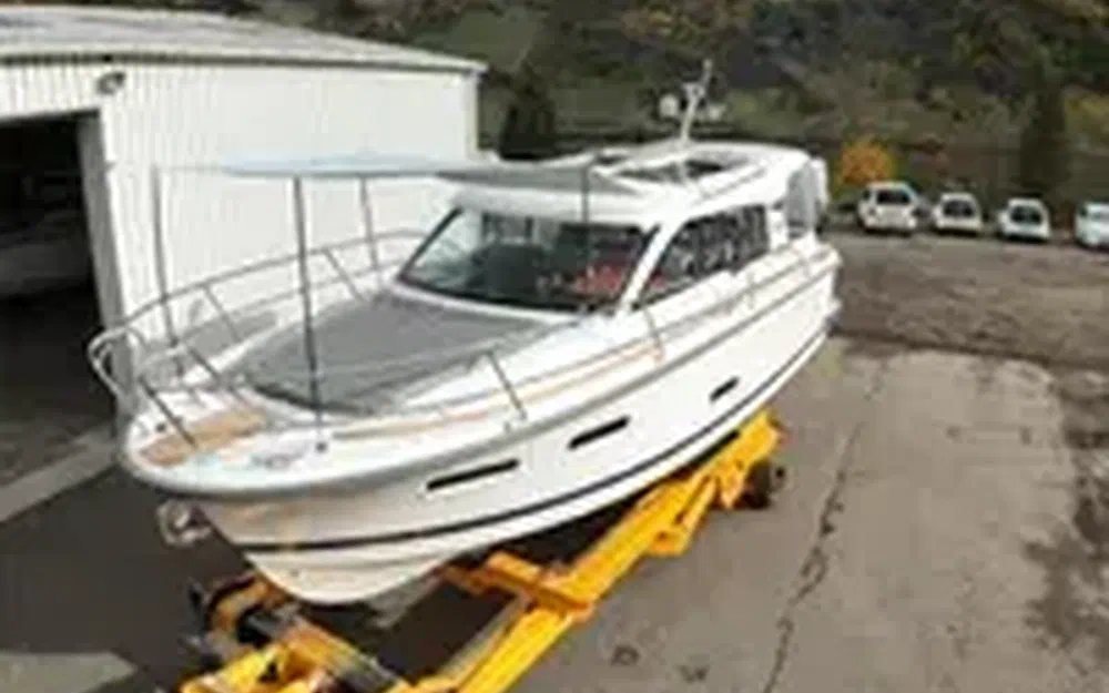 slider 2 Nimbus 305 Coupe