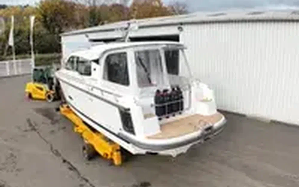 slider 35 Nimbus 305 Coupe