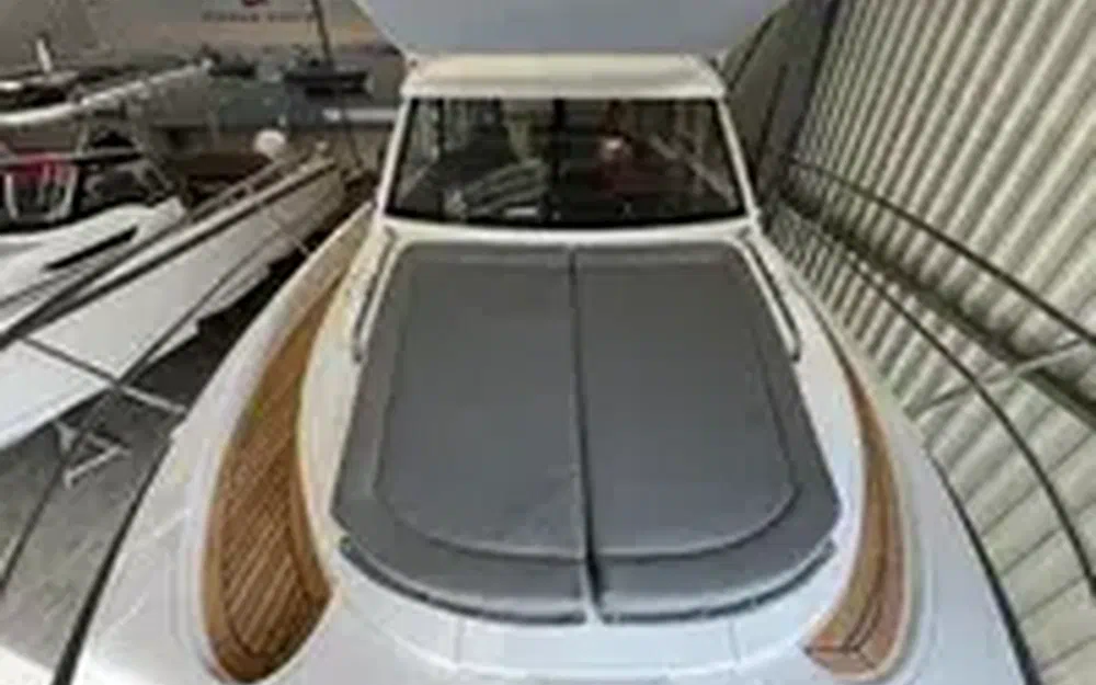 slider 4 Nimbus 305 Coupe