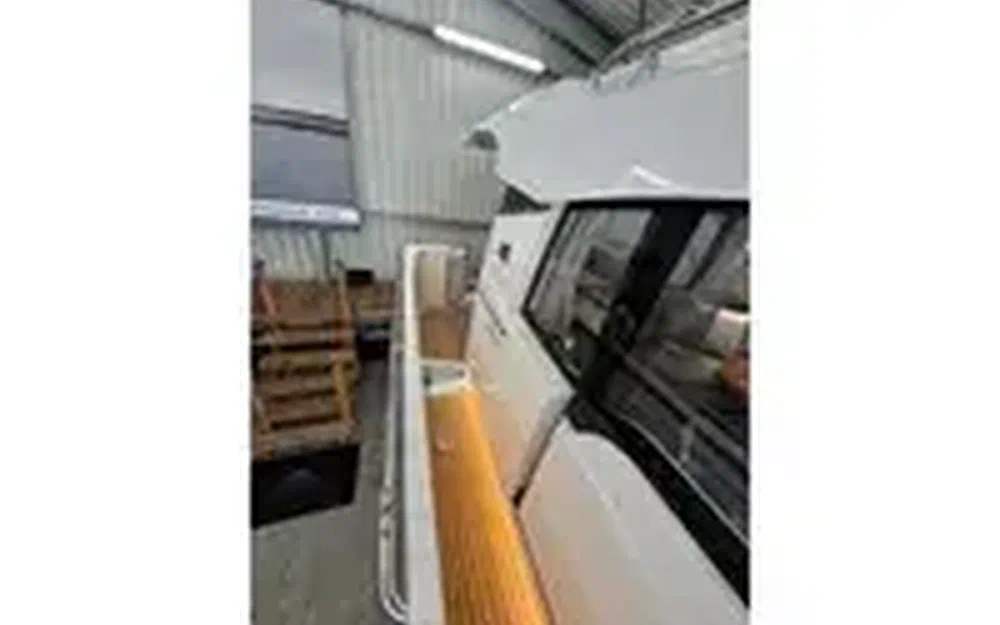 slider 5 Nimbus 305 Coupe