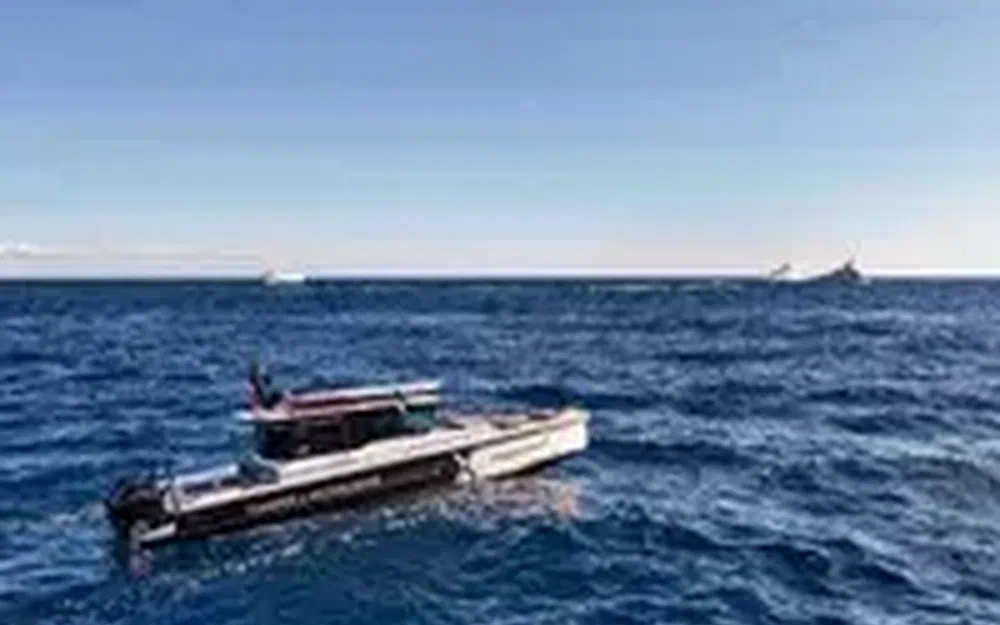 slider 1 Axopar 37 SC