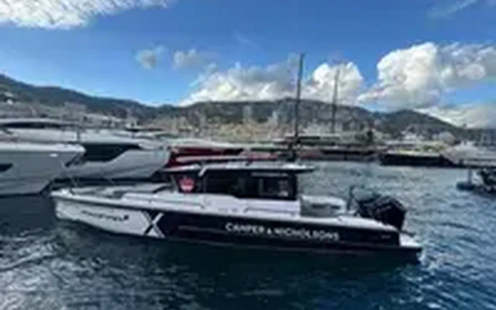 slider 2 Axopar 37 SC