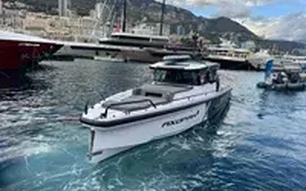 slider 4 Axopar 37 SC