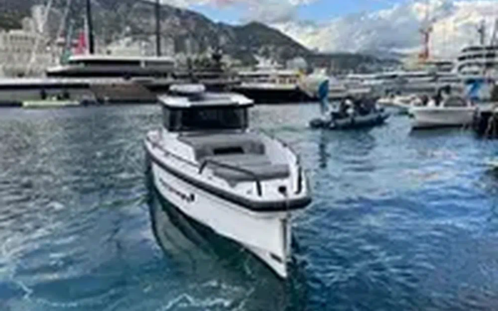 slider 5 Axopar 37 SC