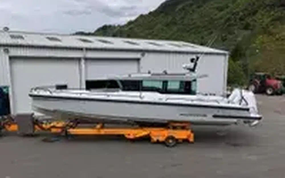 slider 0 Axopar 37 SC