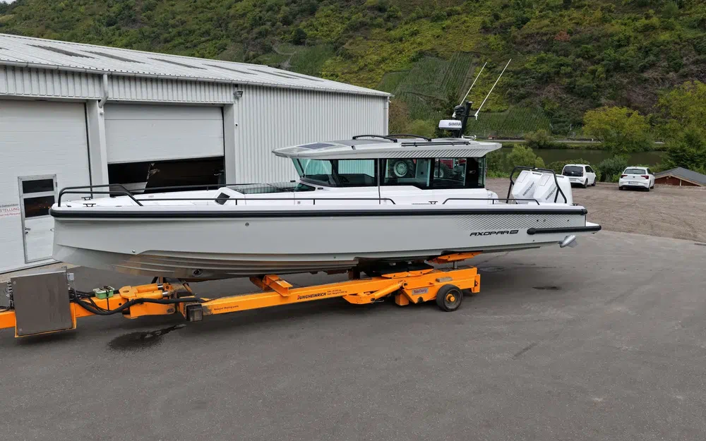 slider 10 Axopar 37 SC