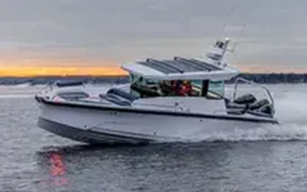 slider 1 Axopar 29 XC CROSS CABIN