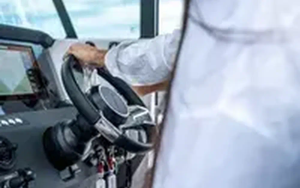 slider 5 Axopar 29 XC CROSS CABIN