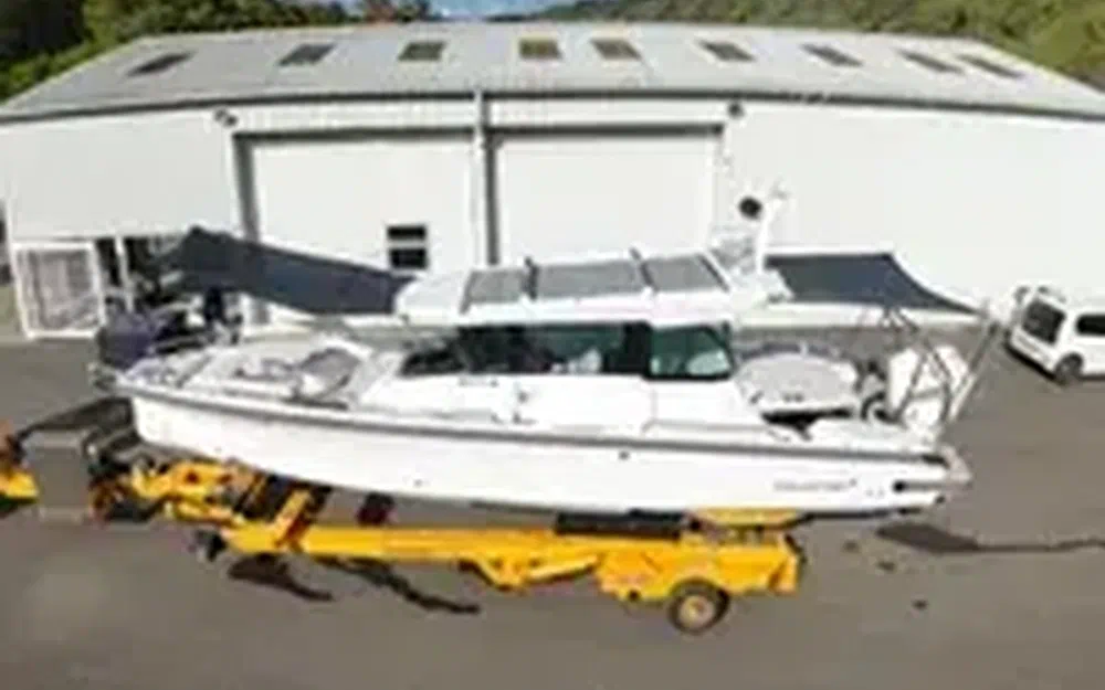 slider 1 Axopar 29 XC CROSS CABIN