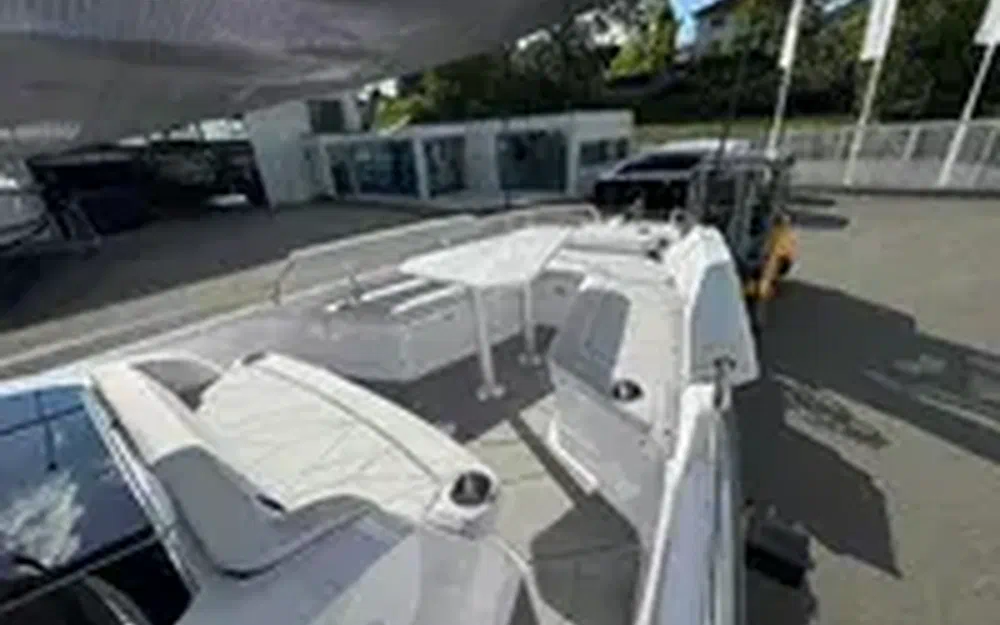 slider 5 Axopar 29 XC CROSS CABIN